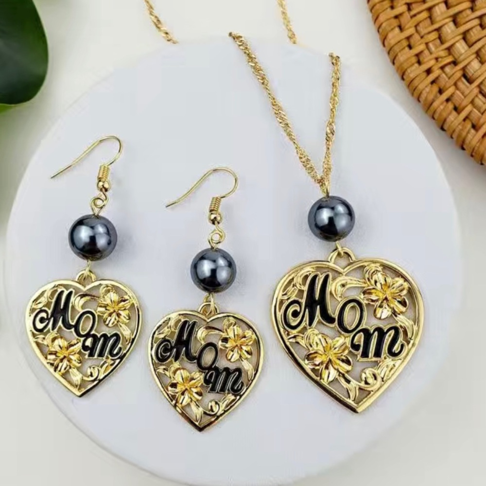 Blue Mom Heart Bead Necklace Set